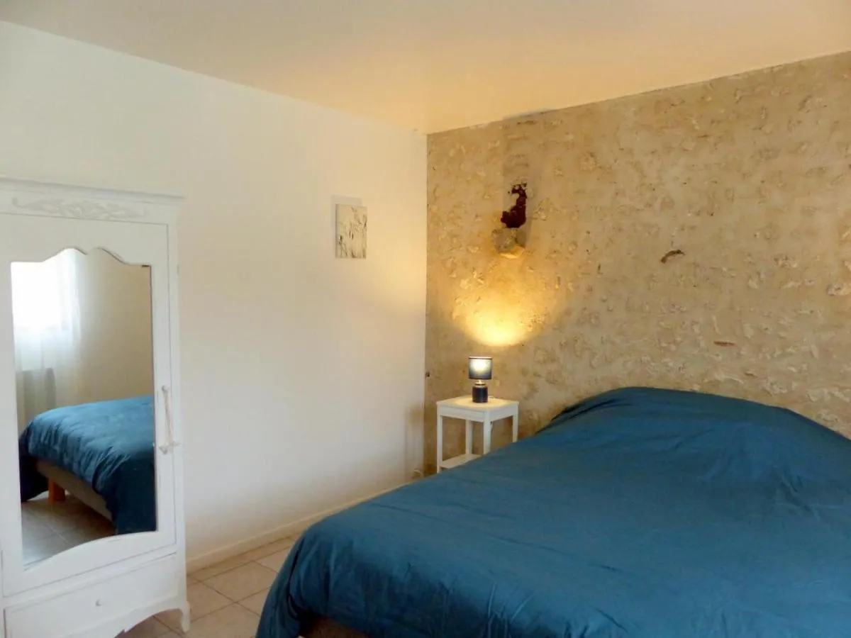 Charmant Gite Avec Piscine Privative Et Terrasse A Charroux, Village Medieval - Fr-1-489-394 0*, Charroux-d'Allier France