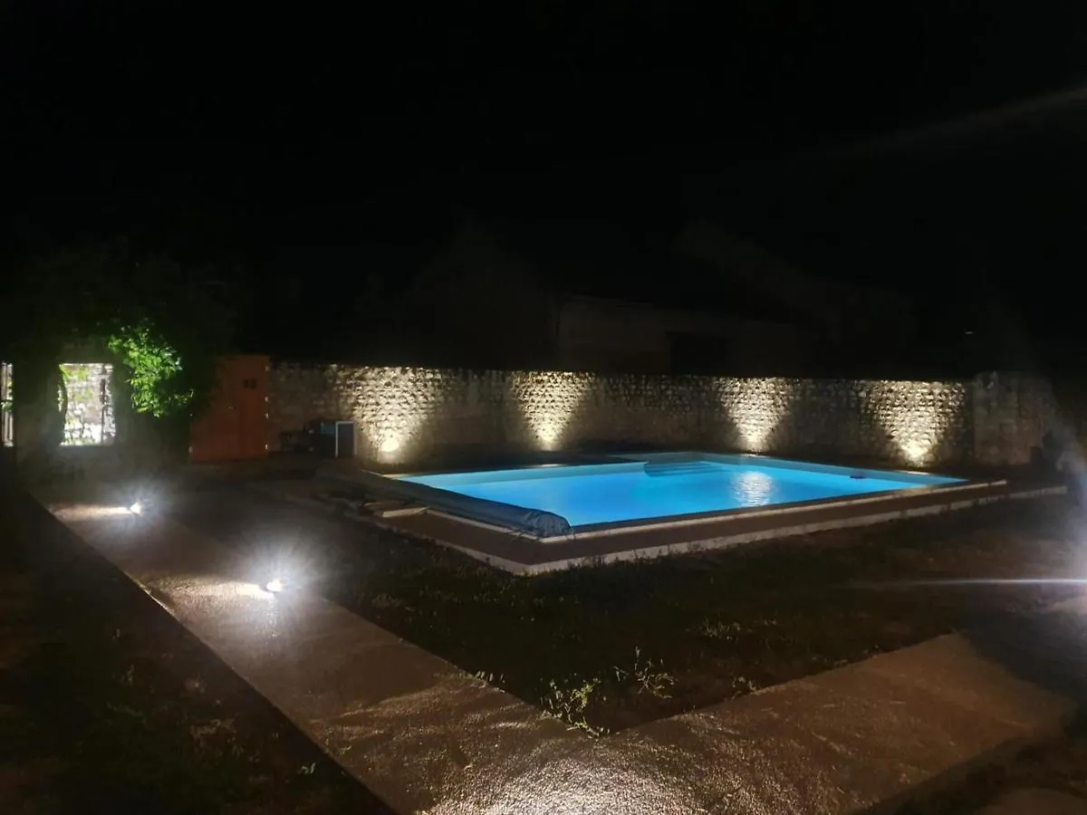 Charmant Gite Avec Piscine Privative Et Terrasse A Charroux, Village Medieval - Fr-1-489-394 Holiday home Charroux-d'Allier